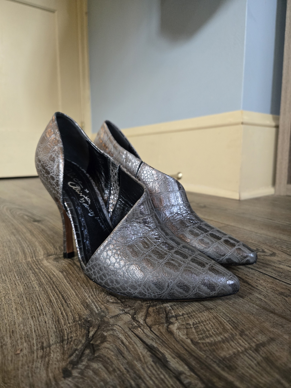 Metallic Croc-Embossed Pointed Toe Pumps - Women's